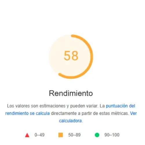 Captura de rendimiento web antes de la auditoría SEO WordPress: puntuación 58 en Google PageSpeed, errores técnicos y baja estabilidad.